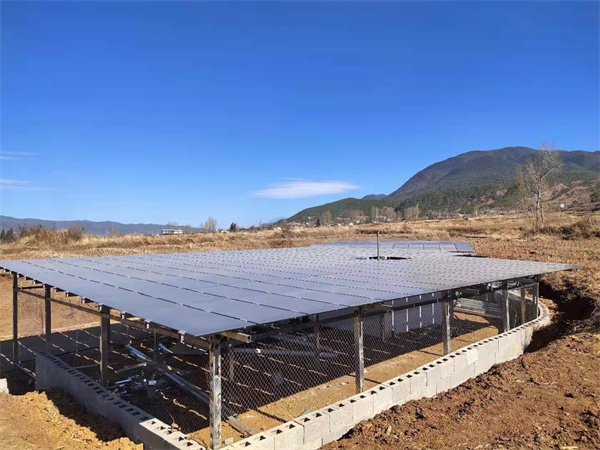 Yunnan Dali 7.5kW solar water pump  H=330M Q=4m 3/ h